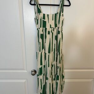 Chic Green and Cream Patterned Midi Dress